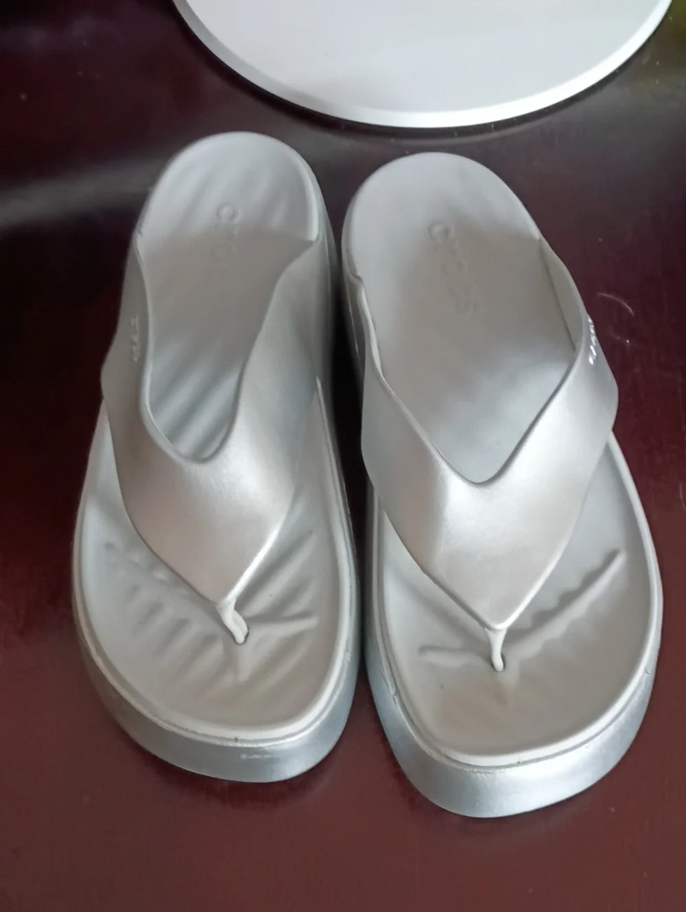CROCS Metallic Silver Platform Flip Sandals